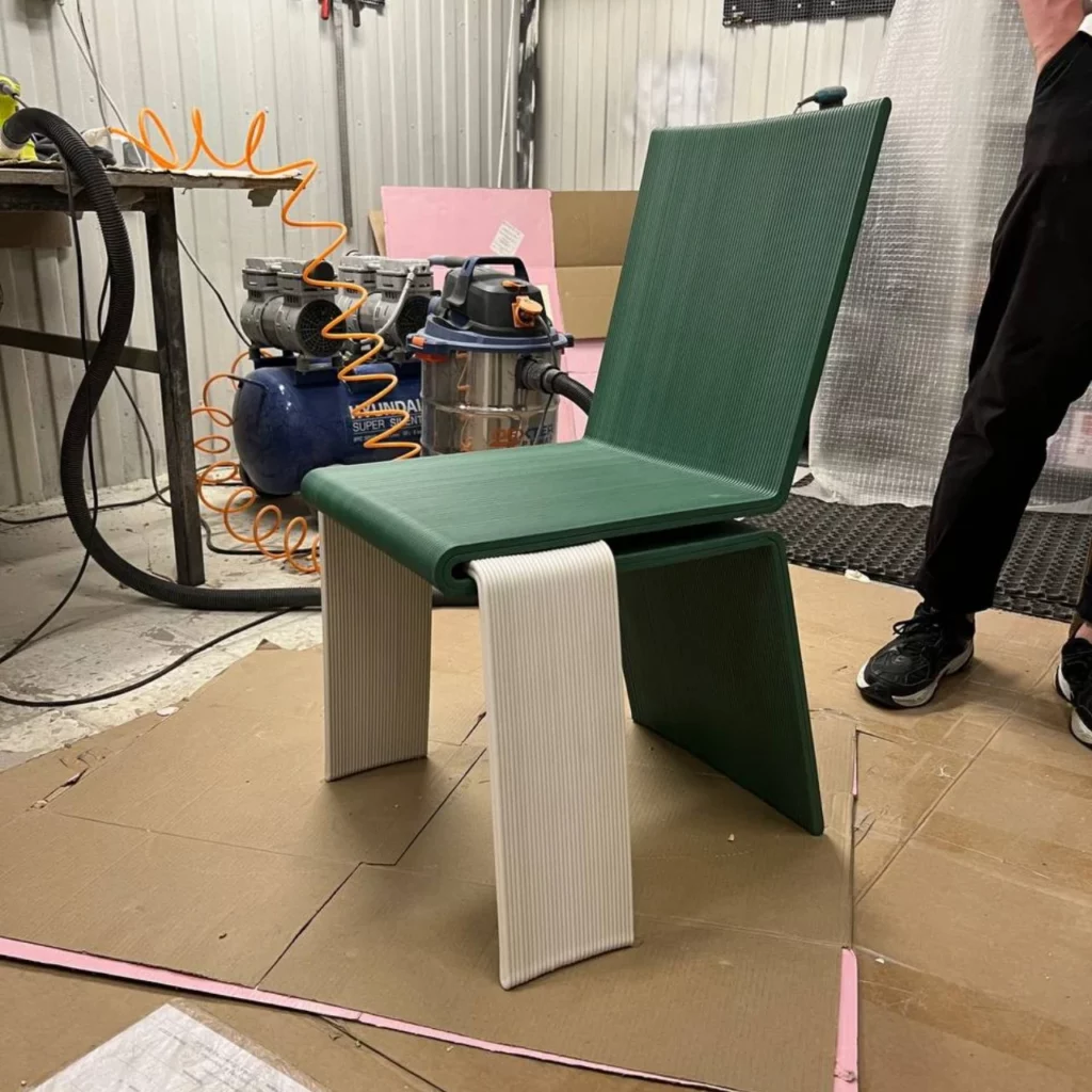 Chaise démontable imprimée en 3D par Eva Dugintseva